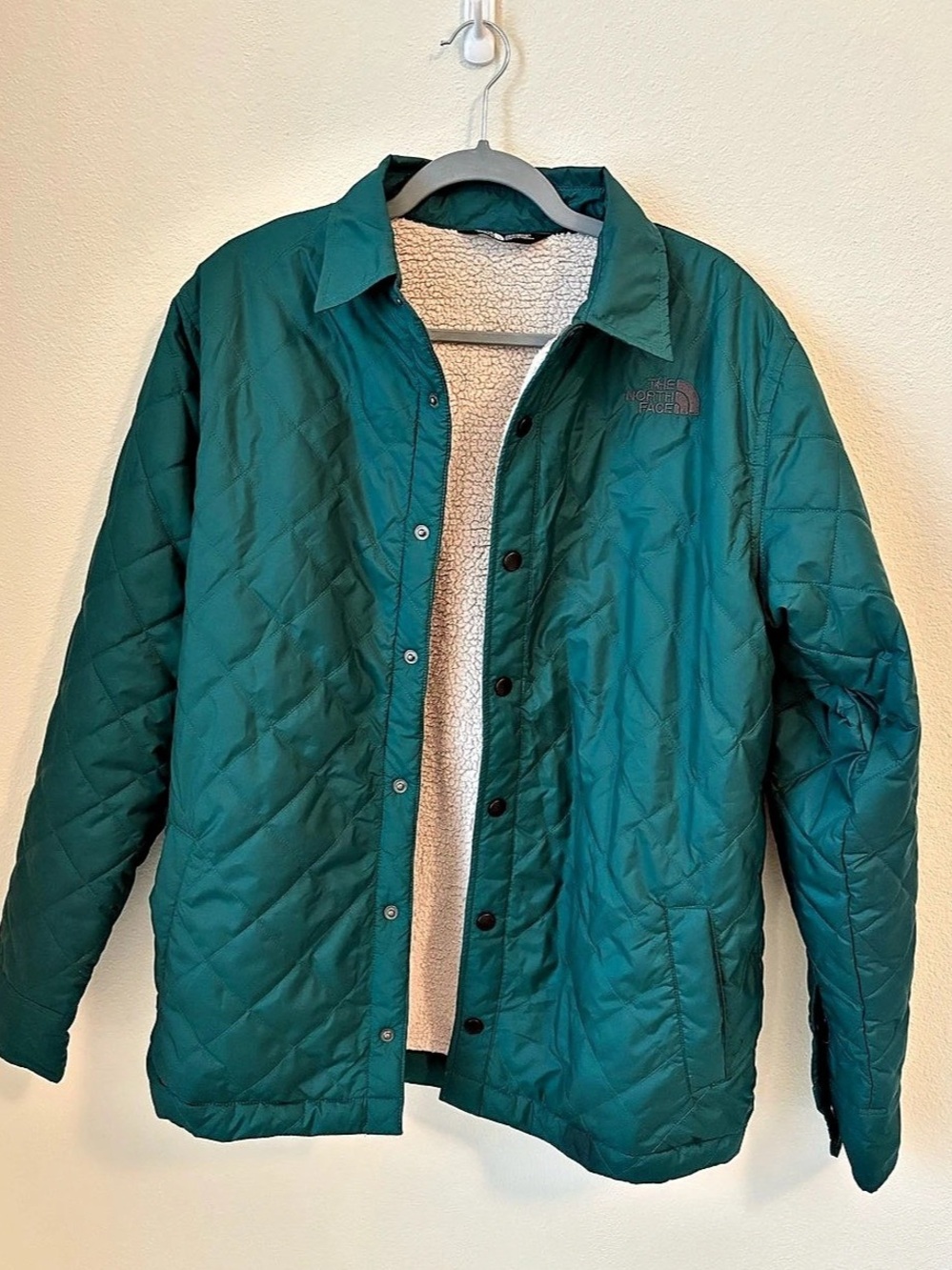 Men's North Face Quilted Sherpa-Lined Jacket in Size S💚